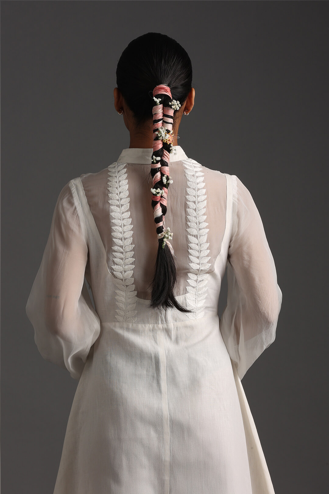 THE WHITE DRESS - Image 6
